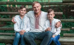 Олег Скрипка з синами
